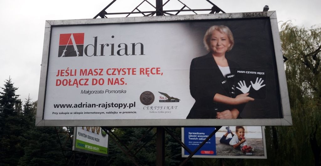 Deklaracja na billboardzie: „Mam czyste ręce”. Czy Adrian tym razem przesadził? Eksperci dzielą się opiniami