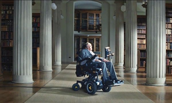 Stephen Hawking – najsłynniejszy reklamowy głos z syntezatora