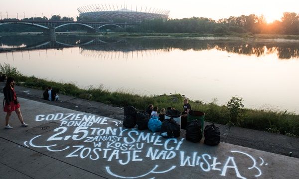 „To się nosi nad Wisłą”. Case study warszawskiej akcji promującej odpowiedzialny wypoczynek nad rzeką