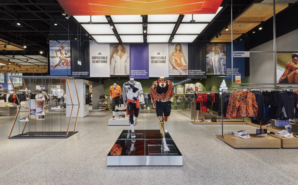 Adidas otwiera w Warszawie największy sklep w CEE