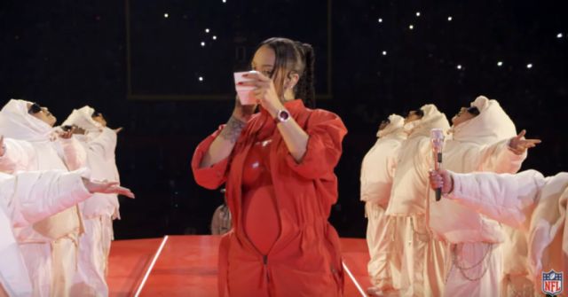 Rihanna podczas Super Bowl 2023 (Halftime Show)
