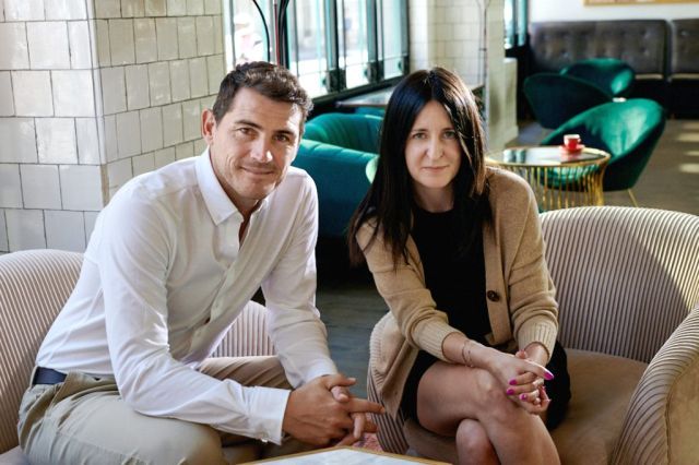 Iker Casillas z Oliwią Szymczak, chief marketing officer w XTB